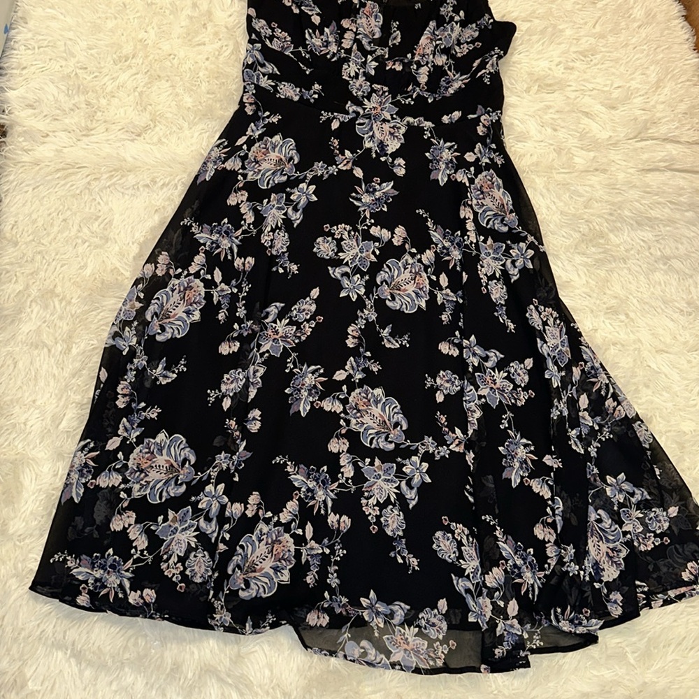 Size 10 Roz & Ali Black Flowered Dress - Picture 3 of 4